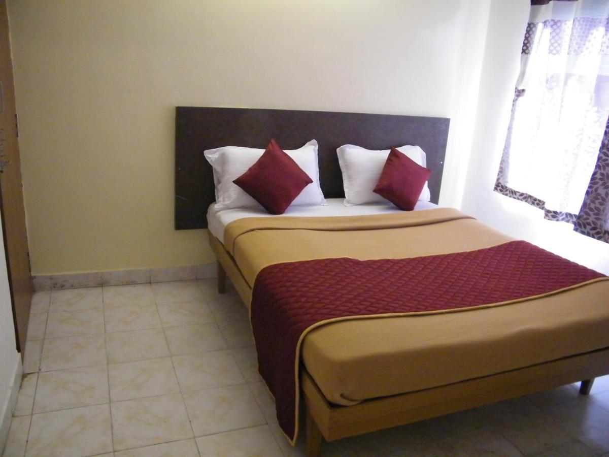 The White House Residency Hotel Chennai Exterior photo