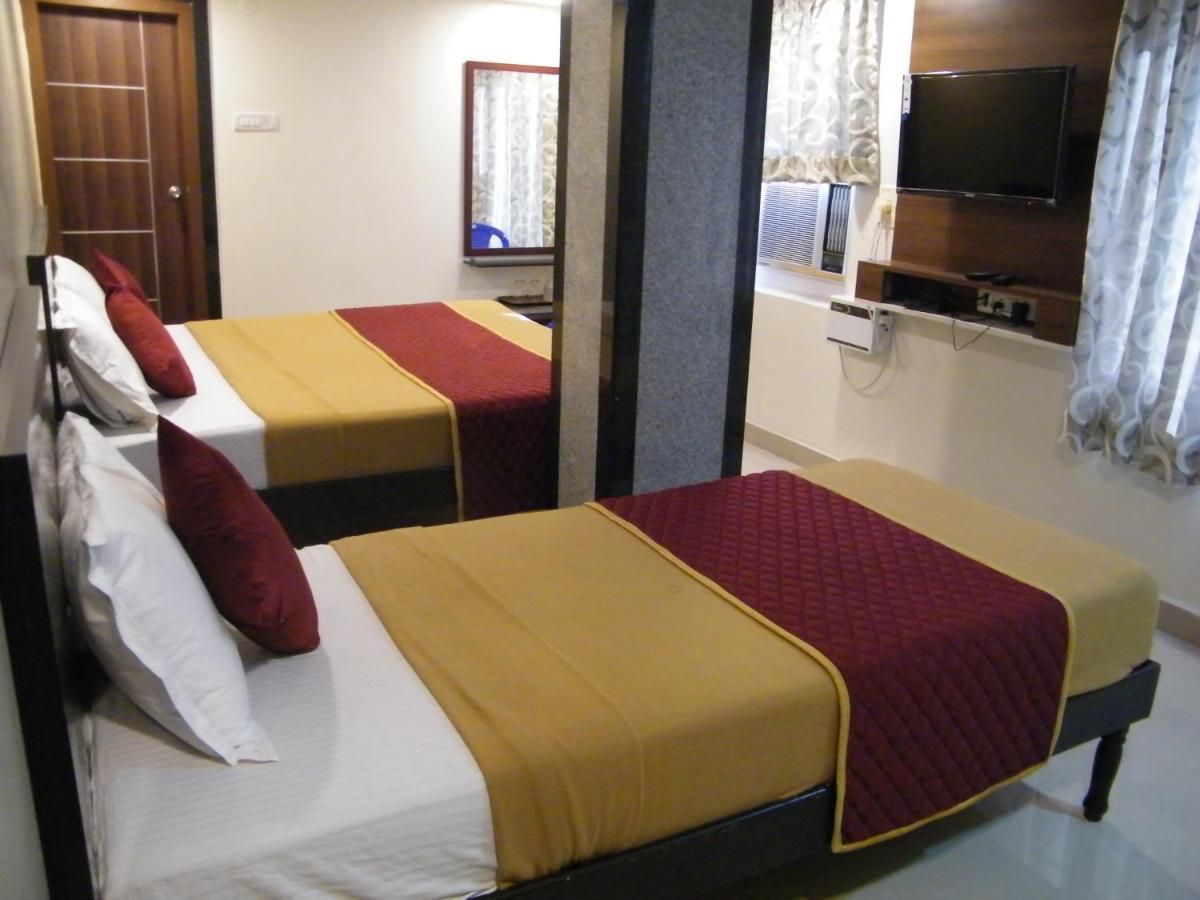 The White House Residency Hotel Chennai Exterior photo