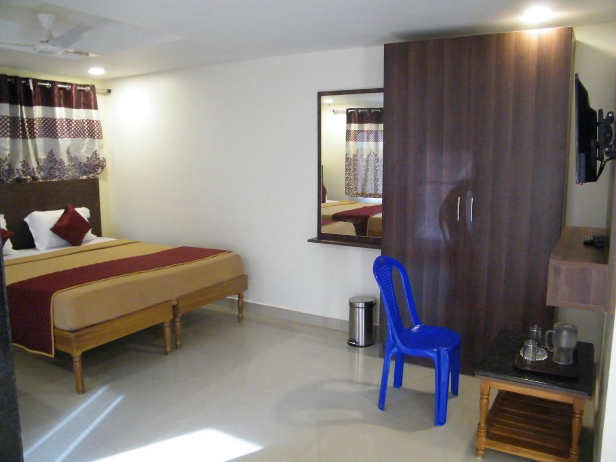 The White House Residency Hotel Chennai Exterior photo