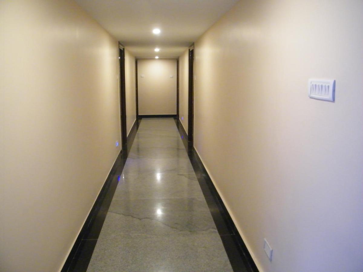 The White House Residency Hotel Chennai Exterior photo