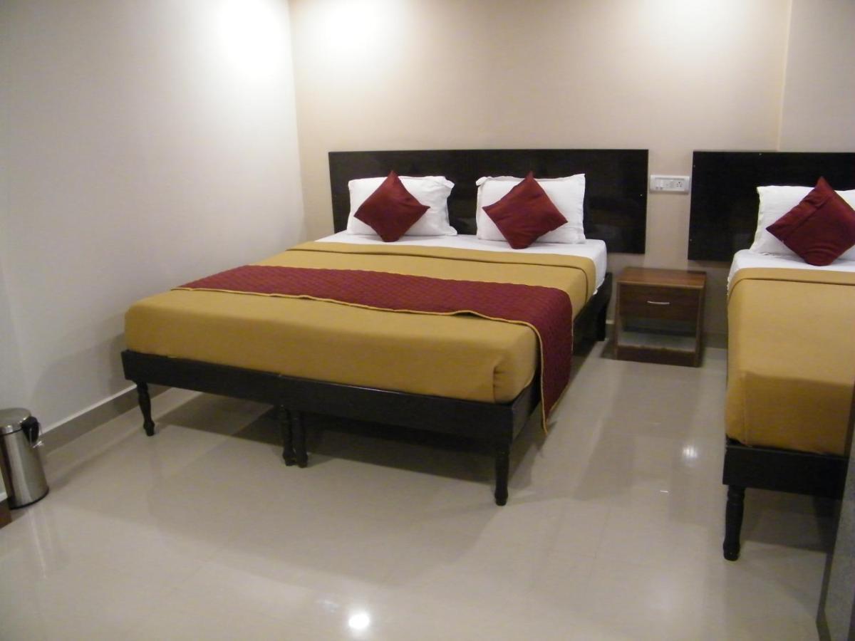 The White House Residency Hotel Chennai Exterior photo